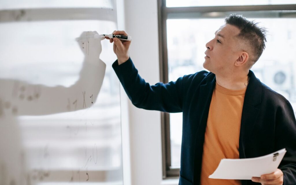 なぜ外部で「ビジョン策定研修」を行うのか?研修の必要性
